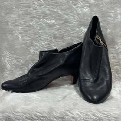 Diana Ferrari Womens Black Boots Size 9 