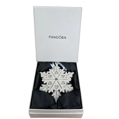 Pandora 2015 Limited Edition Christmas Holiday Ornament Porcelain Snowflake