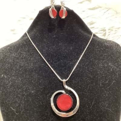  Womens Earrings / Necklace Red / Silver 