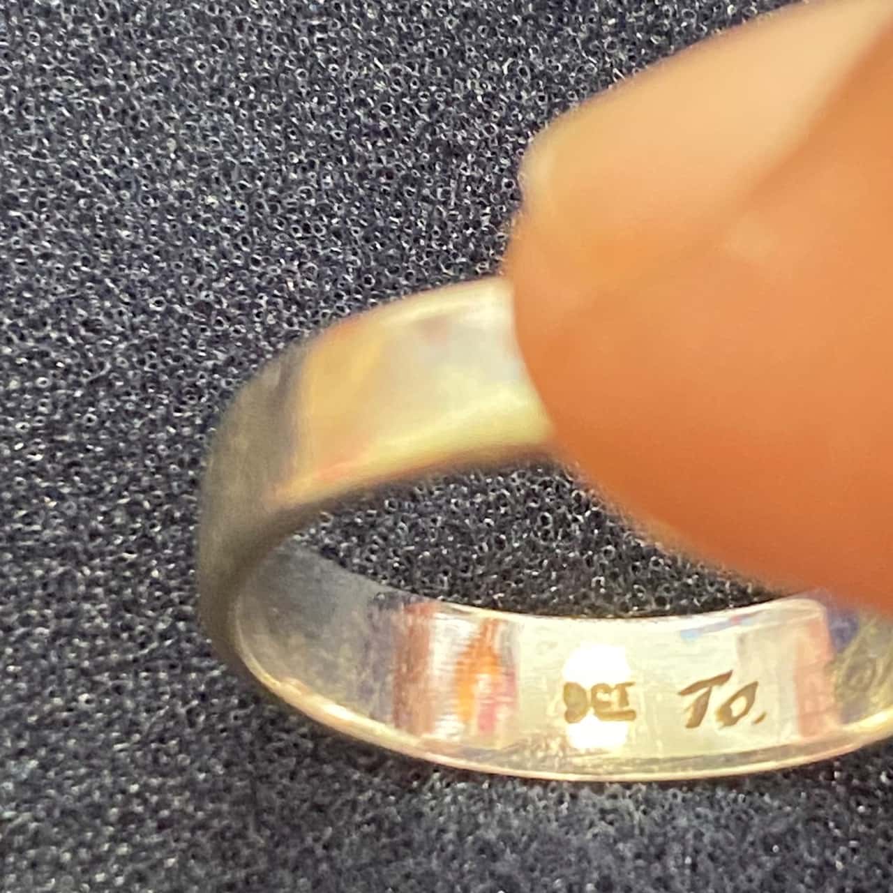 Women’s 9ct White Gold Ring ( Wedding Band)(s)