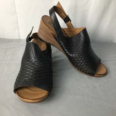 Planet Shoes Womens  Size 41 Vana Black Sling Back Sandals   