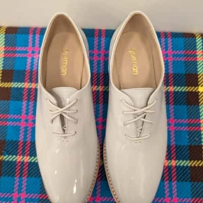 BNWT Gorman Lace Up Flats 