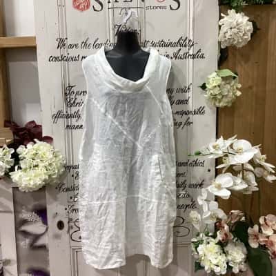BLANC DELUXE BRAND!  Womens  Size 12 Sleeveless Dress White! STUNNING ROLL NECK DESIGN! HAS POCKETS AND CRISSCROSS STITCHING! MADE WITH 100% LINEN! 