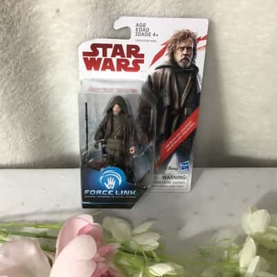 Star Wars Luke Skywalker (Jedi Exile) Force Link Figure (new)