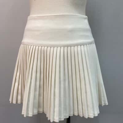  Womens  Size 8 Mini Pleated Skirt (skort)Cream 