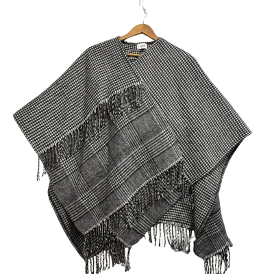 Seed Heritage, Womens, Size One Size, black and white knitted sleeveless poncho
