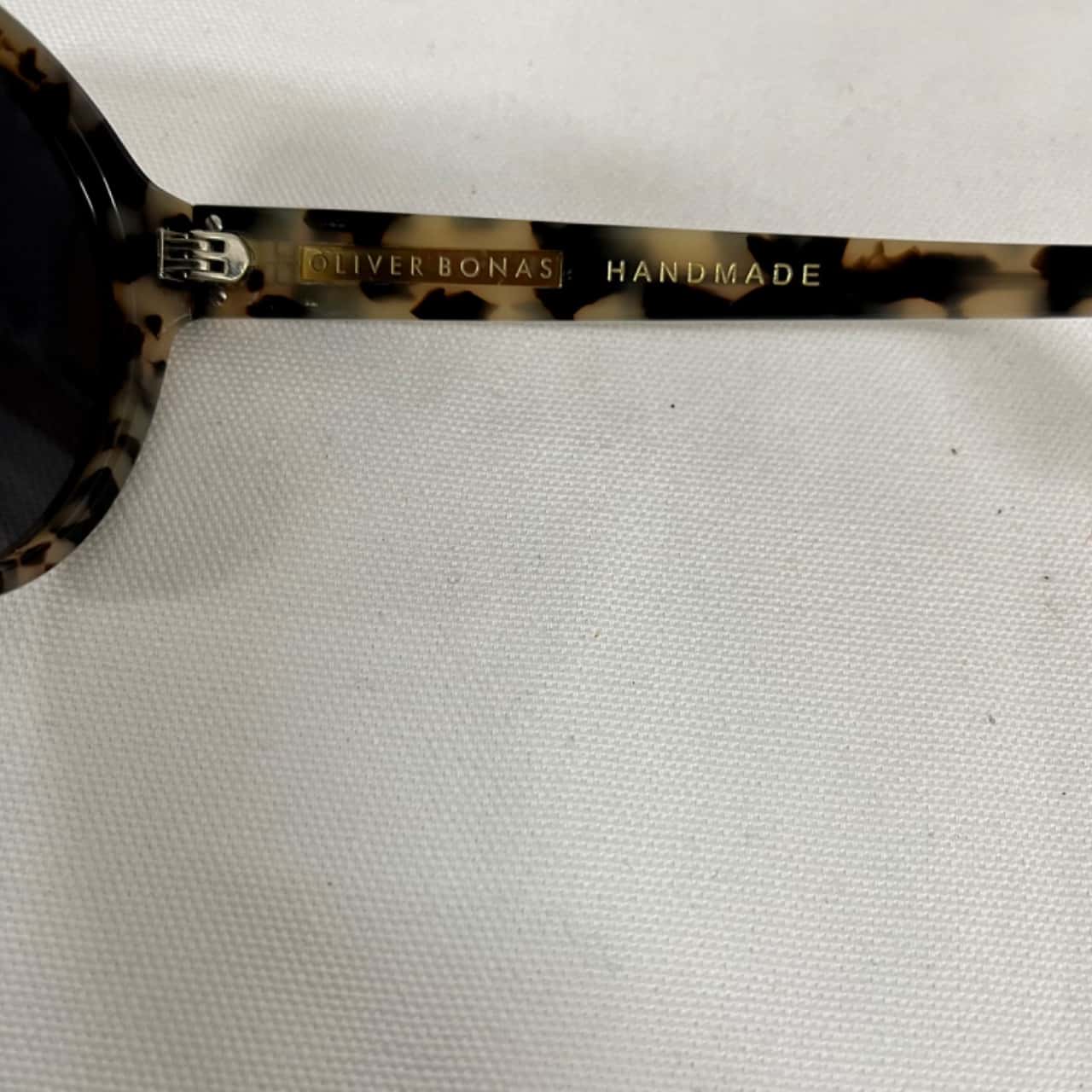 Oliver Bonas Tortoise Round sunglasses w/ glasses case and cloth(s)