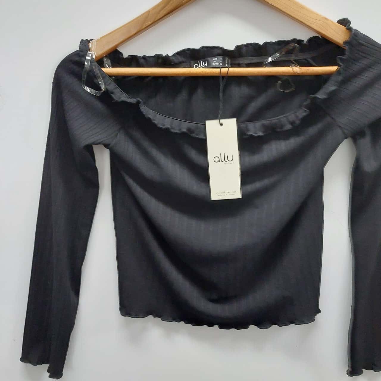 Ally Fashion Womens Size S Cropped Black TOP(s)