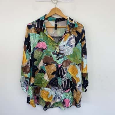 Taking Shape Colourful Pattern 3/4 Sleeve Shirt  Size 16 