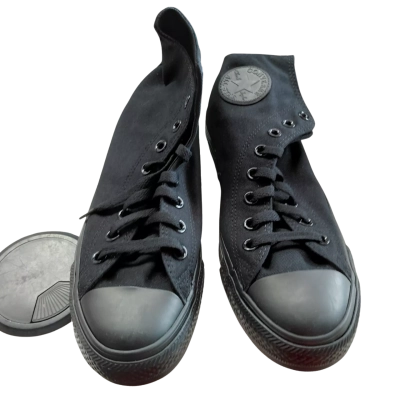 Converse Mens  Size 8 Sneakers Black  
