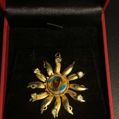 Vintage Gold Tone Sun Pendant With Gems And Multi Colour Swirl Detail