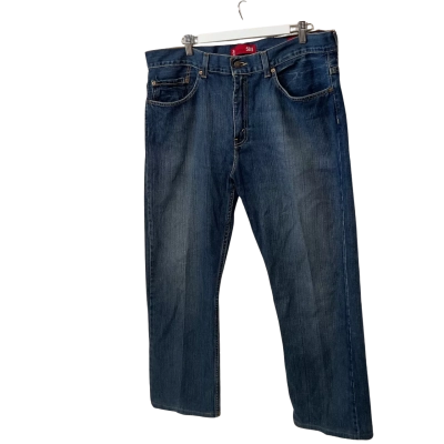 Levi Strauss & Co. Mens  Size 38 Straight Leg Jeans Blue 