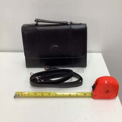  Womens unbranded black bag 