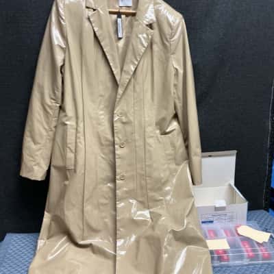 Nique long shiny beige coat