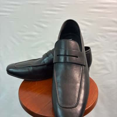 Yd. Mens  Size 10 Dress shoes Black  