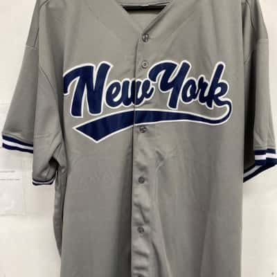 NY Yankees  Mens  Size XL Blue / Grey baseball top