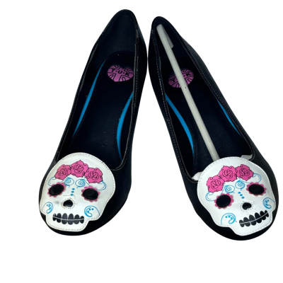 T.U.K  Women’s  Size 8 Heels Black  / White 