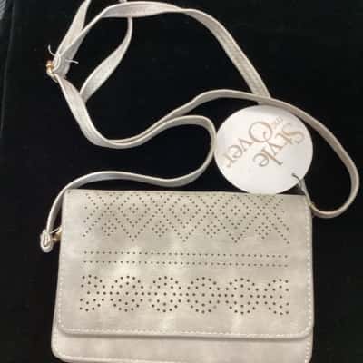 Style over  Womens Cross Body Bag Grey 