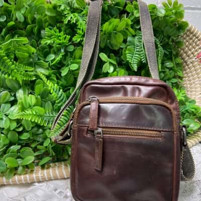Womens Modapelle Leather Crossbody bag