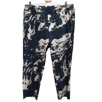 New With Tags TAKING SHAPE Size 14 Print Bliss Stretch Taper Pant in Black/Sand Print