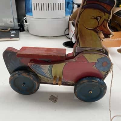 Wooden pull along toy