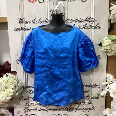 VERONIKA MAINE BRAND! Womens  Size M Short Sleeve Top Blue! STUNNING BALLOON SLEEVE TOP! OFFERS A ZIP ON THE BACK! GREAT FOR DAY OR NIGHT! VERY SOFT!