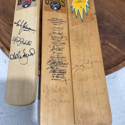 BULLS Signed Cricket Bats 