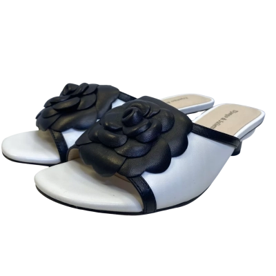 Django & Juliette  Womens  Shoes Size 37 Black  / White 