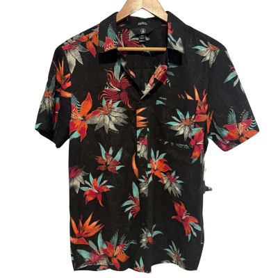 BNWT**Volcom  Hawaiian Shirt  Size M