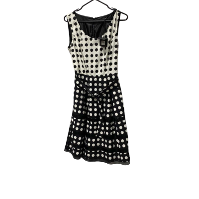 Basque Womens  Size 12 Sleeveless Dress  Black/ Milk 