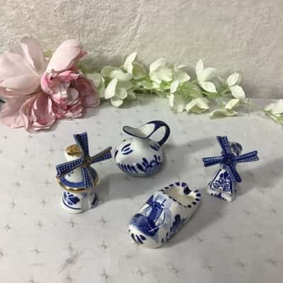 Collection of Delft Holland Handpainted White / Blue Pattern Ornaments (x 4)