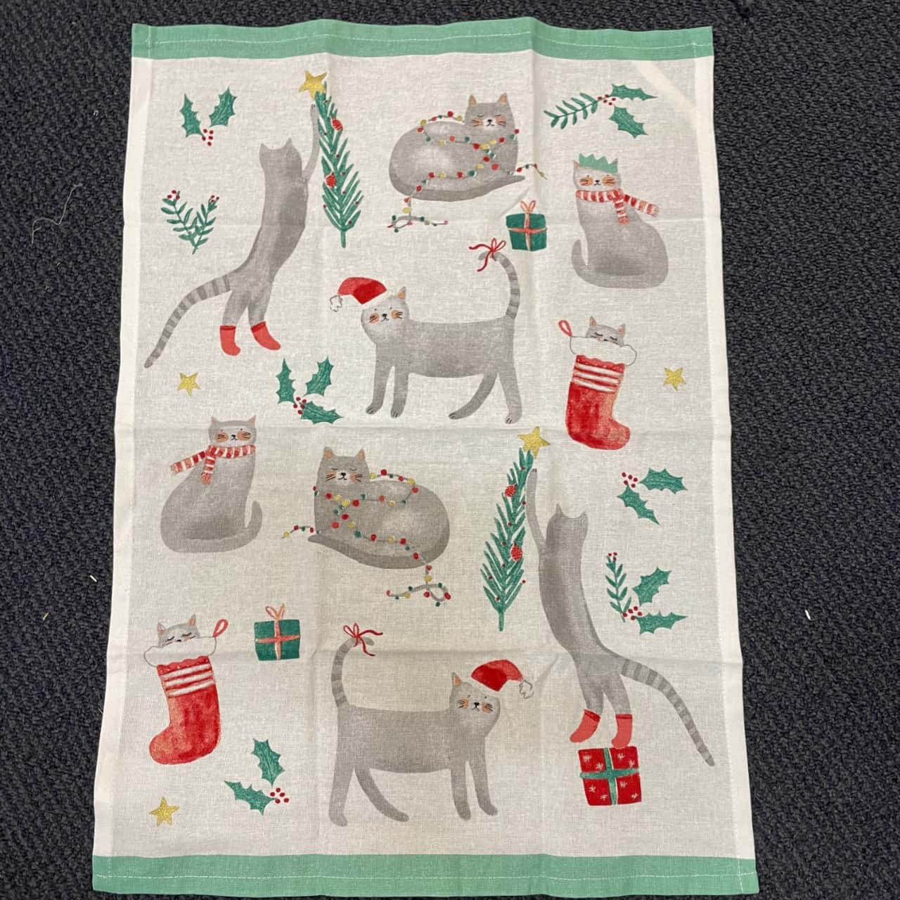 and Finch Xmas and Cats Tea towel. (s)