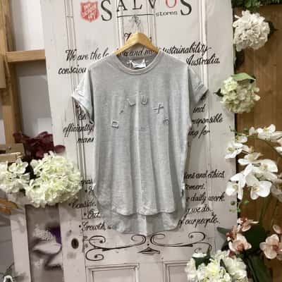 D-Luxe Brand! BNWT HIGH- LOW TEE IN A NICE GREY TONE! Womens  Size M Short Sleeve Shirt Grey 