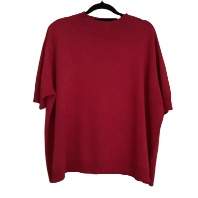 Perri Cutten.   Cherry Red Short Sleeve Knit.  Size XL 