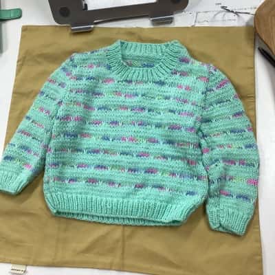  Kids Hand knit jumper size 2 I