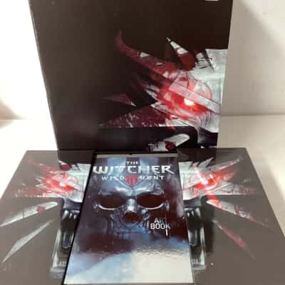 The Witcher 3 Wild Hunt Art Book, PC DVD-ROM and Figure