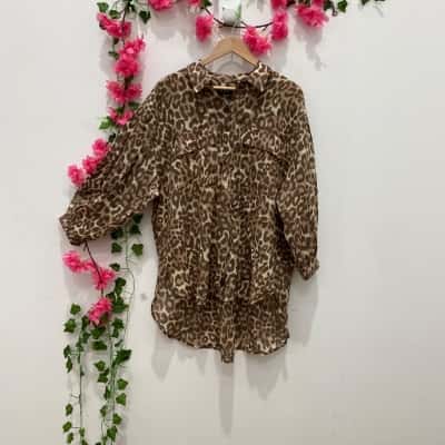 Decjuba Womens  Size XL Long Sleeve Shirt Animal print / Brown / Pattern 