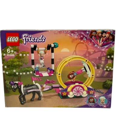 LEGO #41686 - Friends - Olivia and Stella.