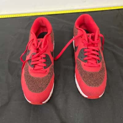 Nike Mens  Size 10 Sneakers Black  / Red 