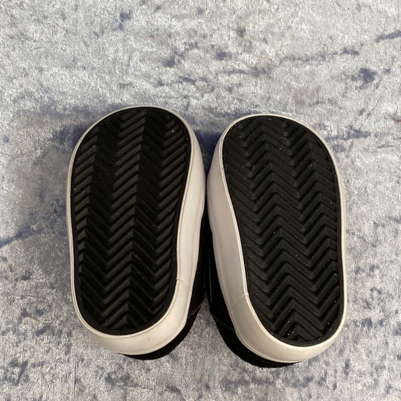 yeezy 350 mens to womens size
