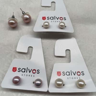  Women’s COSTUME Pearl earrings pack x 4 pairs 