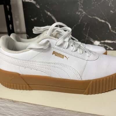 Puma Womens  Size 7 White  sneakers 
