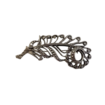 KIGU’s Stamped brooch with marcasites