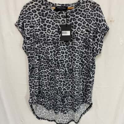 Decjuba Printed Longline Tee size L