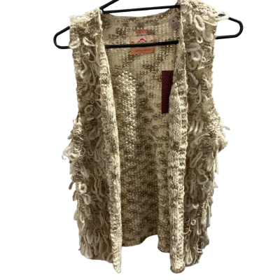 BNWT.  Scotch Rbelle.   Womens  Size 12.   Beige knitted waistcoat with loop pattern to front. RRP $77.95.  -1540409