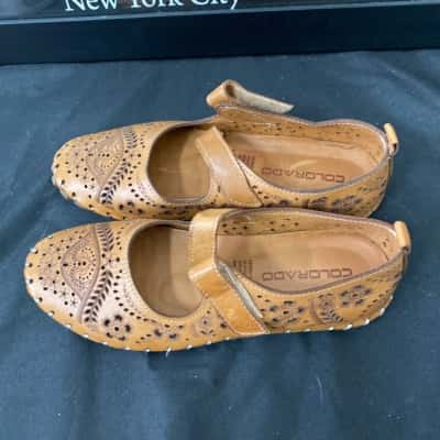 Colorado Womens  Size 6.5 Sandals Brown 