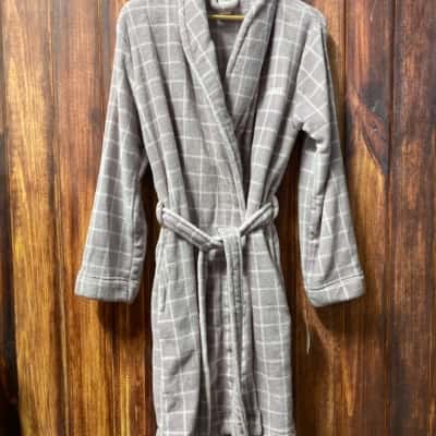 Calvin Klein  Robe Size M light purple new 