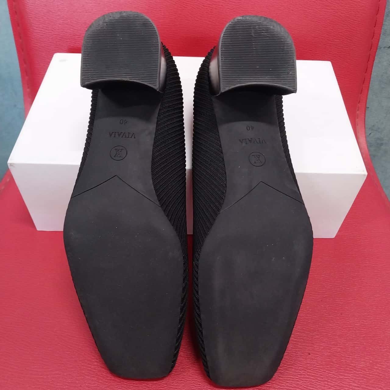 Vivaia Women's shoes, Size 40, Black. (s)