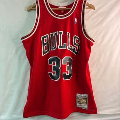 NBA Mens  Scottie Pippen  Swingman Size L Jersey 