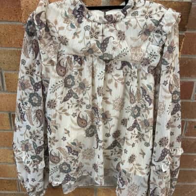Three of Something Womens  Size M Floral Top
